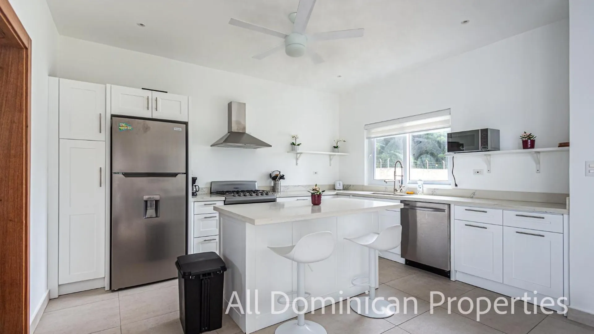 Villas Nuevas, Con Piscinas Privadas, Sosua Ocean Village!