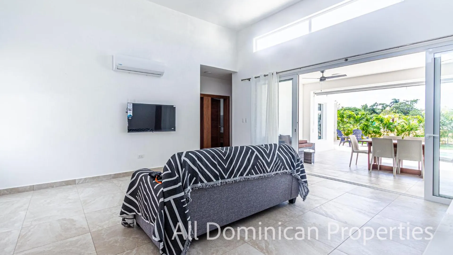 Villas Nuevas, Con Piscinas Privadas, Sosua Ocean Village!